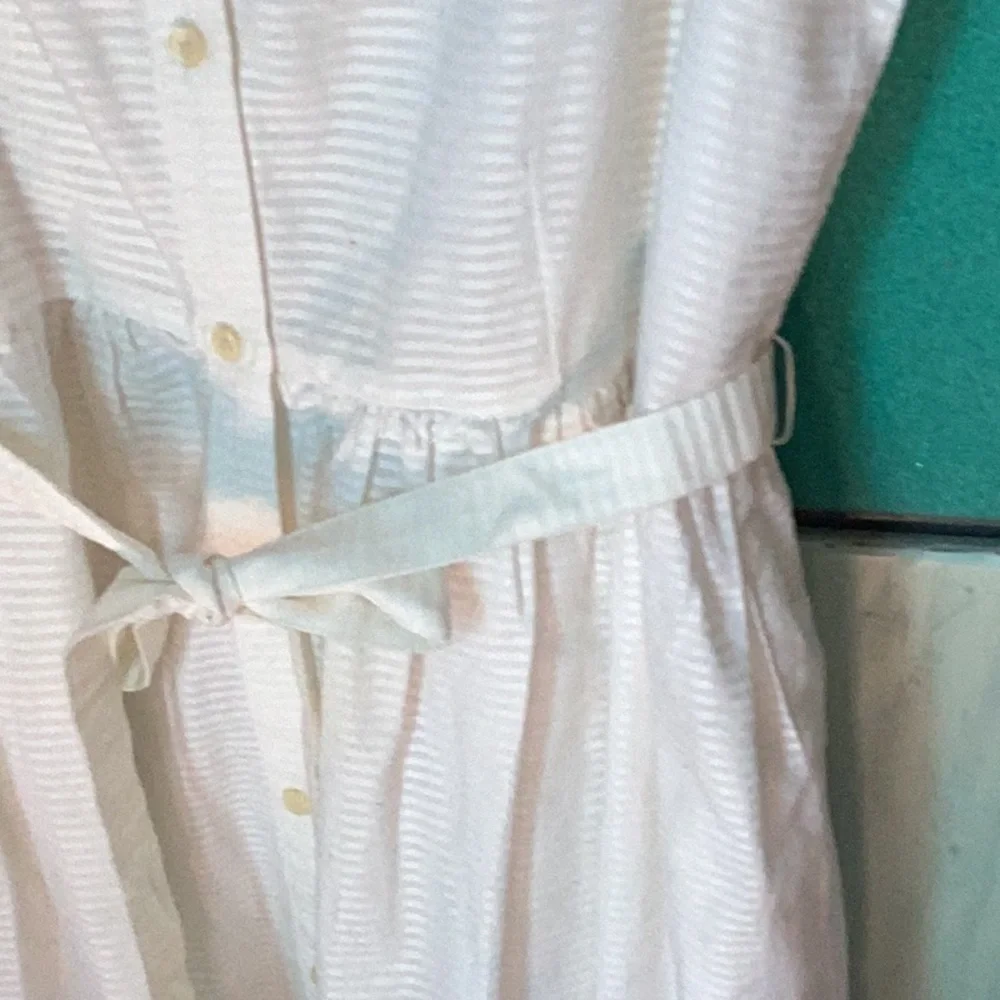 Vintage style fit and flare GAP Buttoned Tie Front Sundress - Picture 5 of 5
